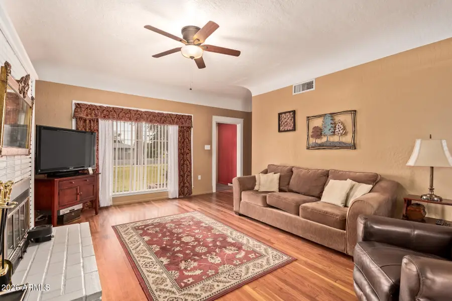 7604 N 59th Avenue, Glendale, AZ 85301 - #2