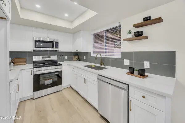 4821 W Loma Lane, Glendale, AZ 85302