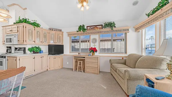 1017 Prospector Drive, Apache Junction, AZ 85119