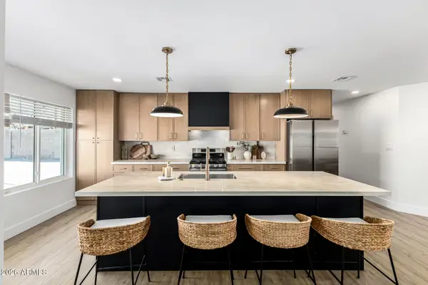 3802 E Mercer Lane, Phoenix, AZ 85028