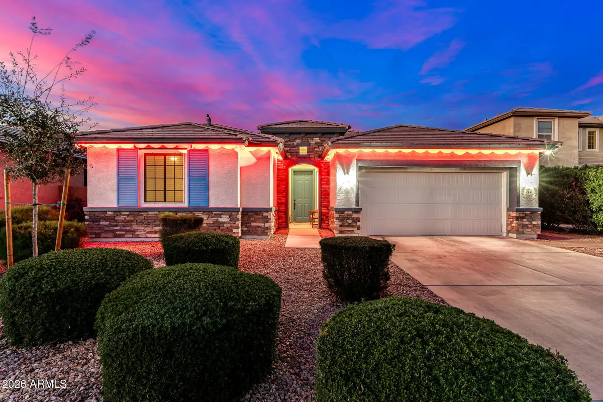744 W Desert Hollow Drive, San Tan Valley, AZ 85143 - #1