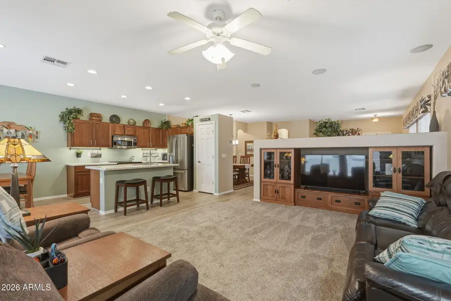 332 W Seven Seas Drive, Casa Grande, AZ 85122 - #3