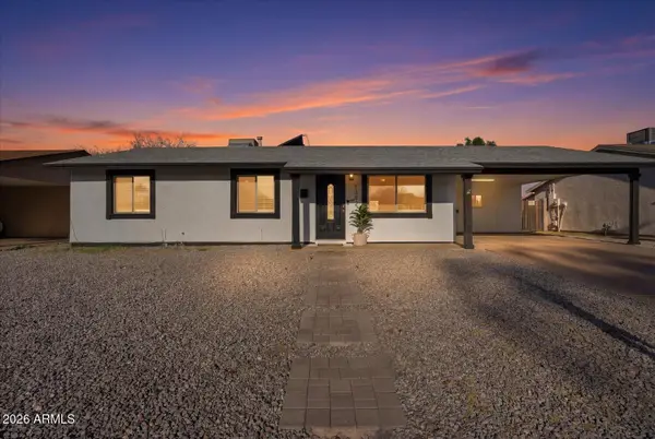 13822 N 38th Place, Phoenix, AZ 85032