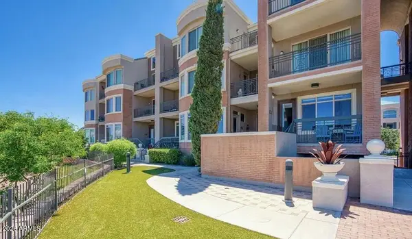 425 W Rio Salado Parkway #112, Tempe, AZ 85281