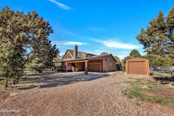 3028 Mearns Lane, Overgaard, AZ 85933
