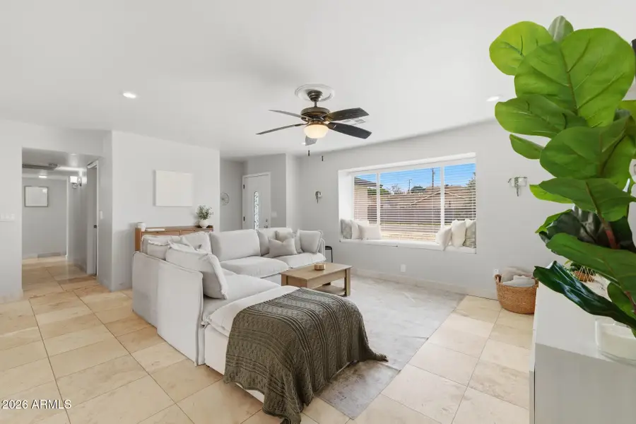 38 W Hillview Street, Mesa, AZ 85201 - #2