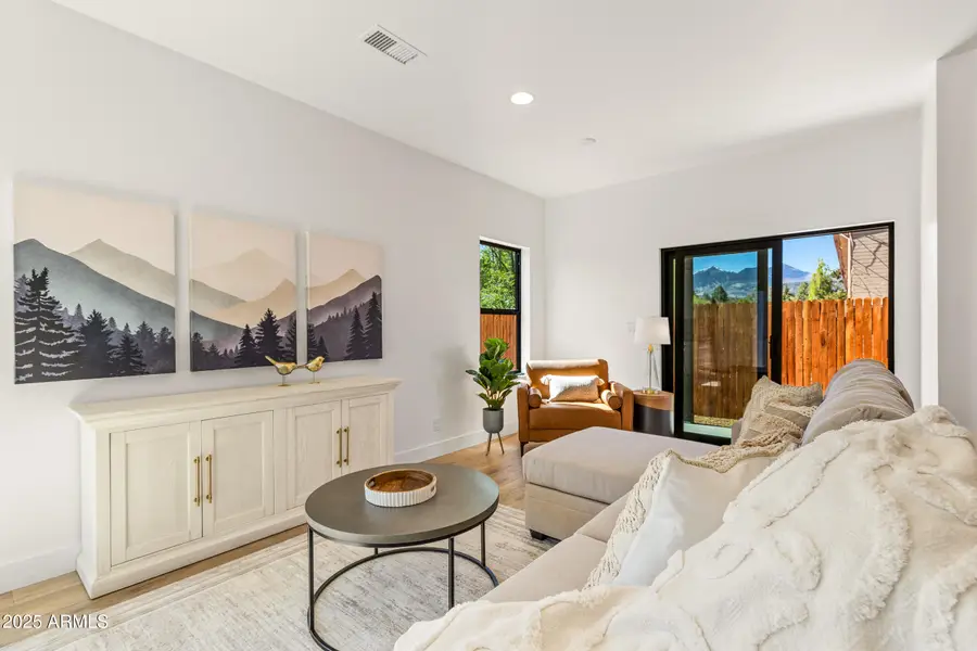 302 W Oak Avenue #2, Flagstaff, AZ 86001 - #3