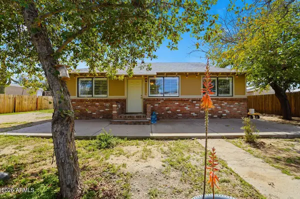 19361 E Spencer Street, Black Canyon City, AZ 85324