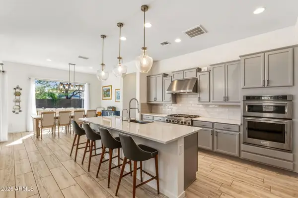 2819 E Los Gatos Drive, Phoenix, AZ 85050