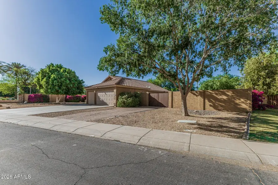 58 E Horseshoe Avenue, Gilbert, AZ 85296 - #3