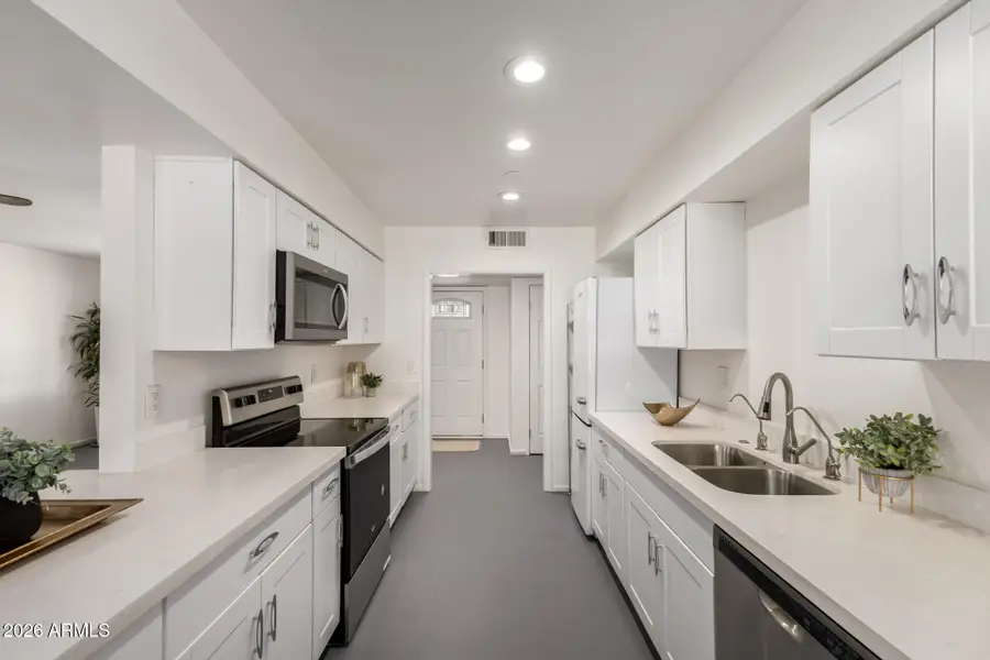 836 S Saranac Avenue, Mesa, AZ 85208 - #3