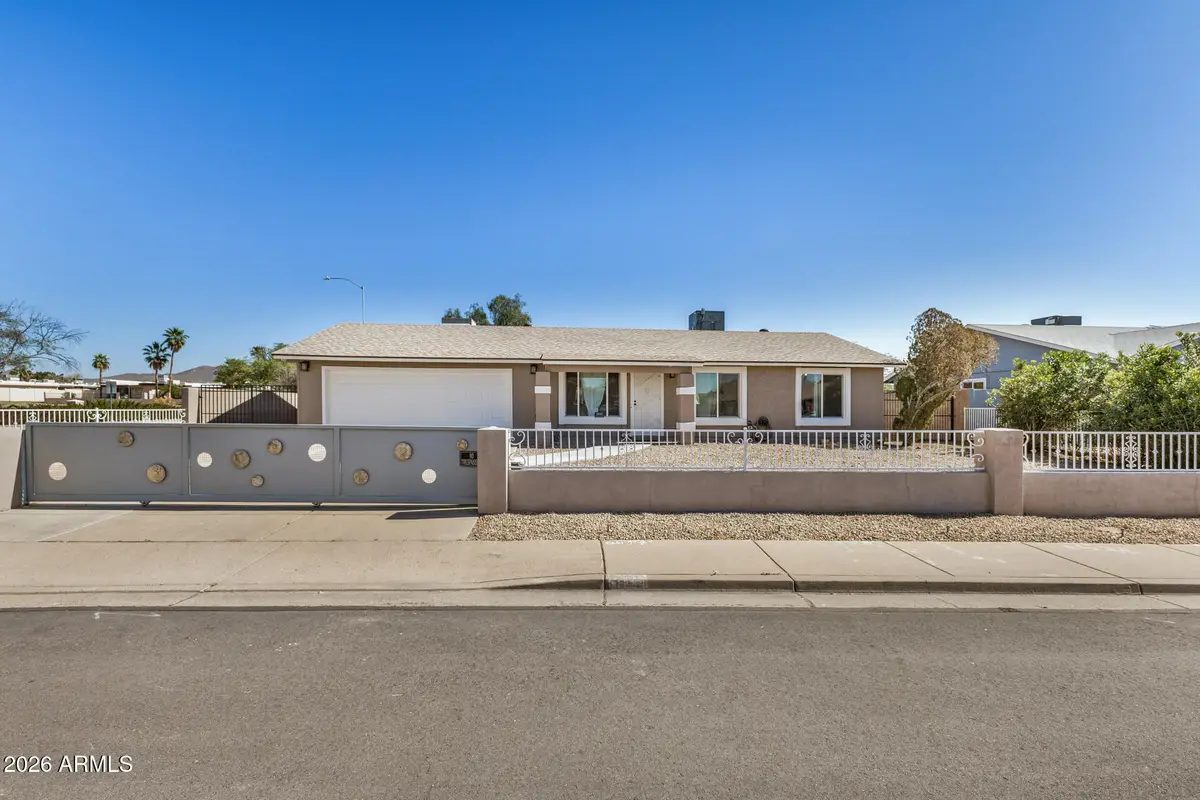 1833 N Edgewater Circle, Mesa, AZ 85207 - #1