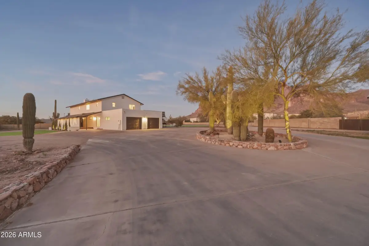 661 N Al Sieber Road, Apache Junction, AZ 85119 - #1