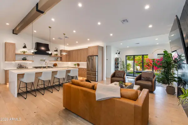 3010 E Glenrosa Avenue, Phoenix, AZ 85016