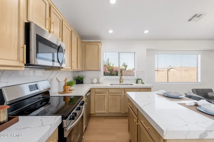 1704 E South Mountain Avenue, Phoenix, AZ 85042 - #3