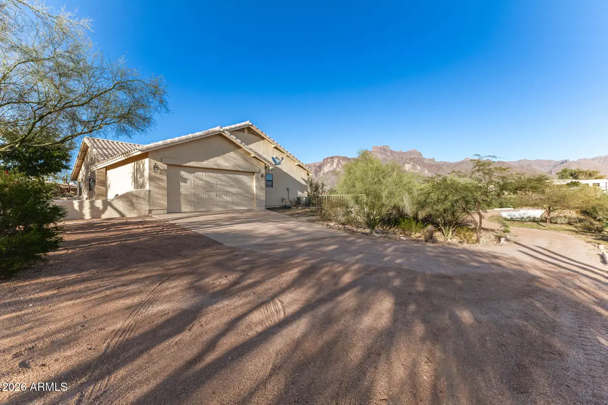 368 N Mountain View Road, Apache Junction, AZ 85119 - #1