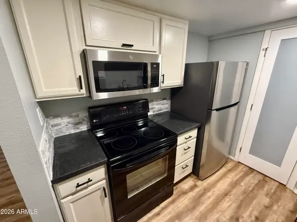 600 S Dobson Road #111, Mesa, AZ 85202