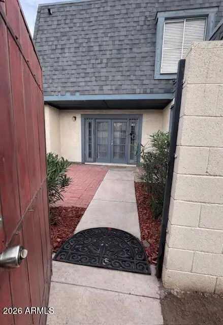 3221 W Royal Palm Road W, Phoenix, AZ 85051