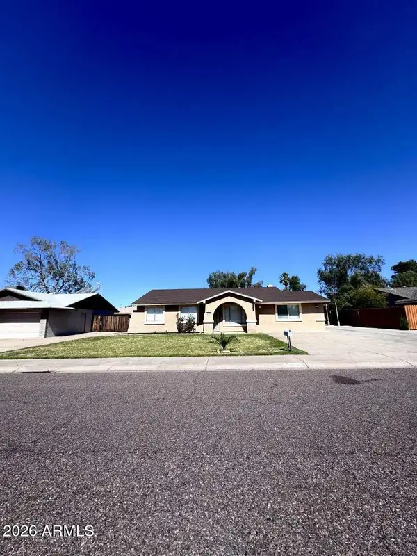 3008 W Angela Drive, Phoenix, AZ 85053