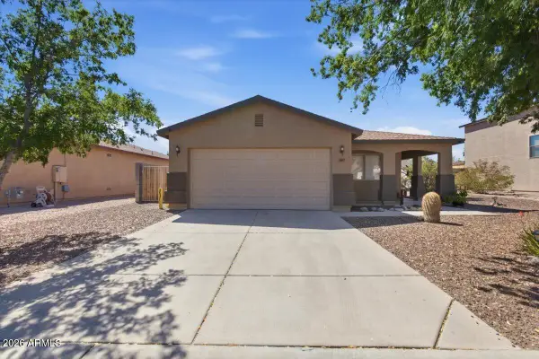 1057 E Silversmith Trail, San Tan Valley, AZ 85143