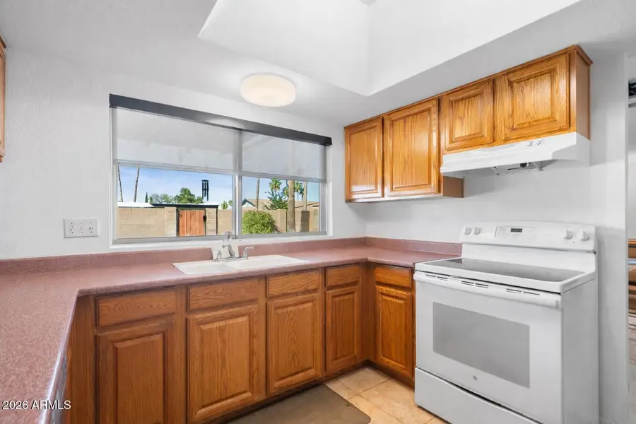 2808 E Sunnyside Drive, Phoenix, AZ 85028 - #2