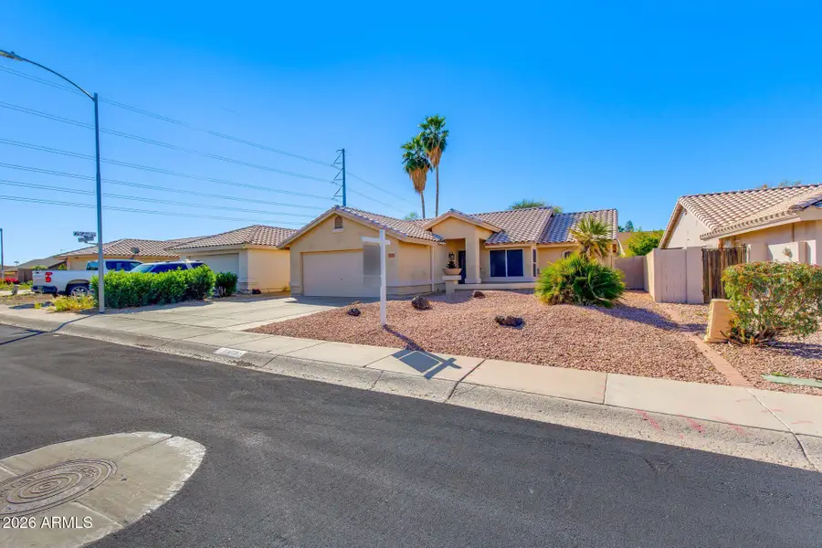 6715 W Cherry Hills Drive, Peoria, AZ 85345 - #3