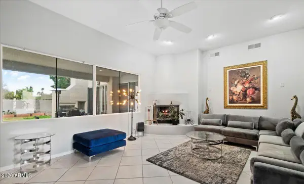 6361 W Deer Valley Road, Glendale, AZ 85308