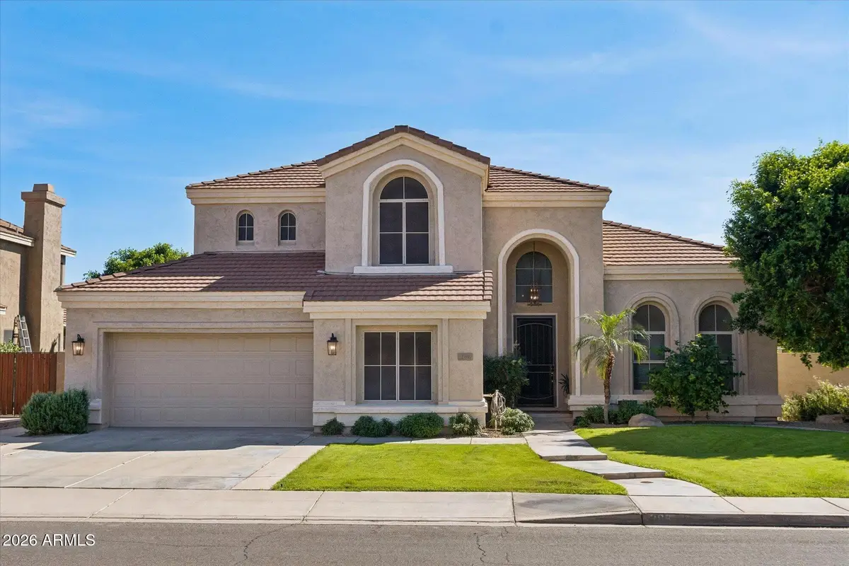 289 E Horseshoe Avenue, Gilbert, AZ 85296 - #1