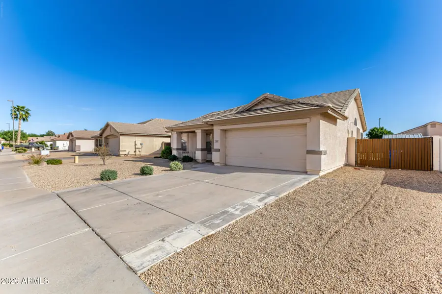 2085 E Smoke Tree Road, Gilbert, AZ 85296 - #3