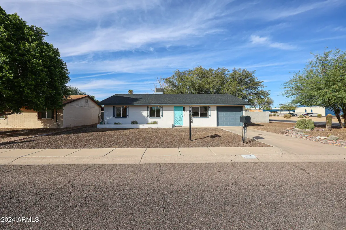 4352 E Grovers Avenue, Phoenix, AZ 85032 - #1