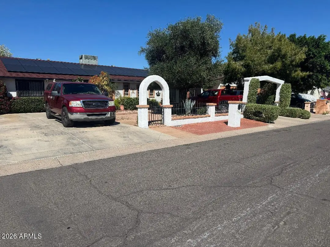 734 E Desert Drive S, Phoenix, AZ 85042 - #1