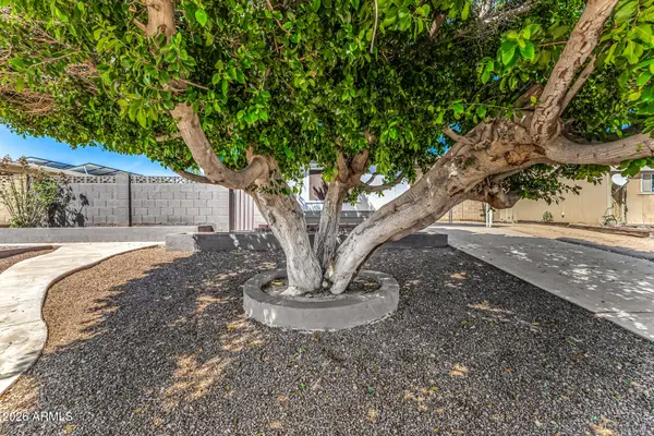 1518 W Beck Lane, Phoenix, AZ 85023