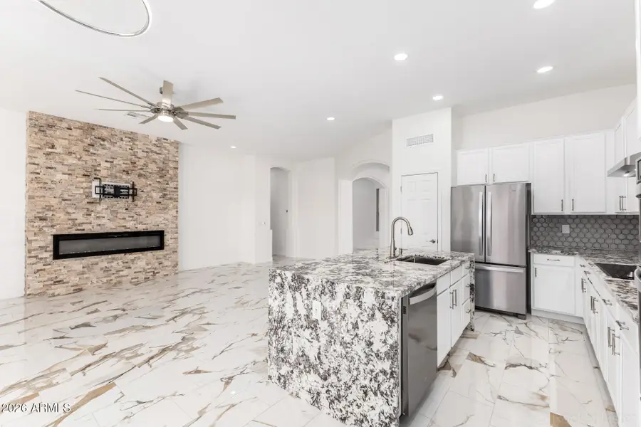 11530 S Morningside Drive, Goodyear, AZ 85338 - #2