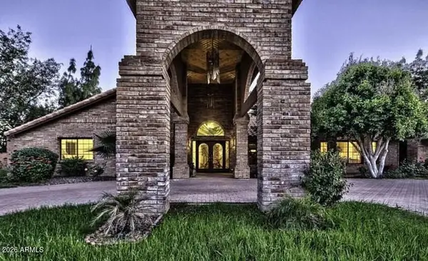 6723 E Lincoln Drive, Paradise Valley, AZ 85253