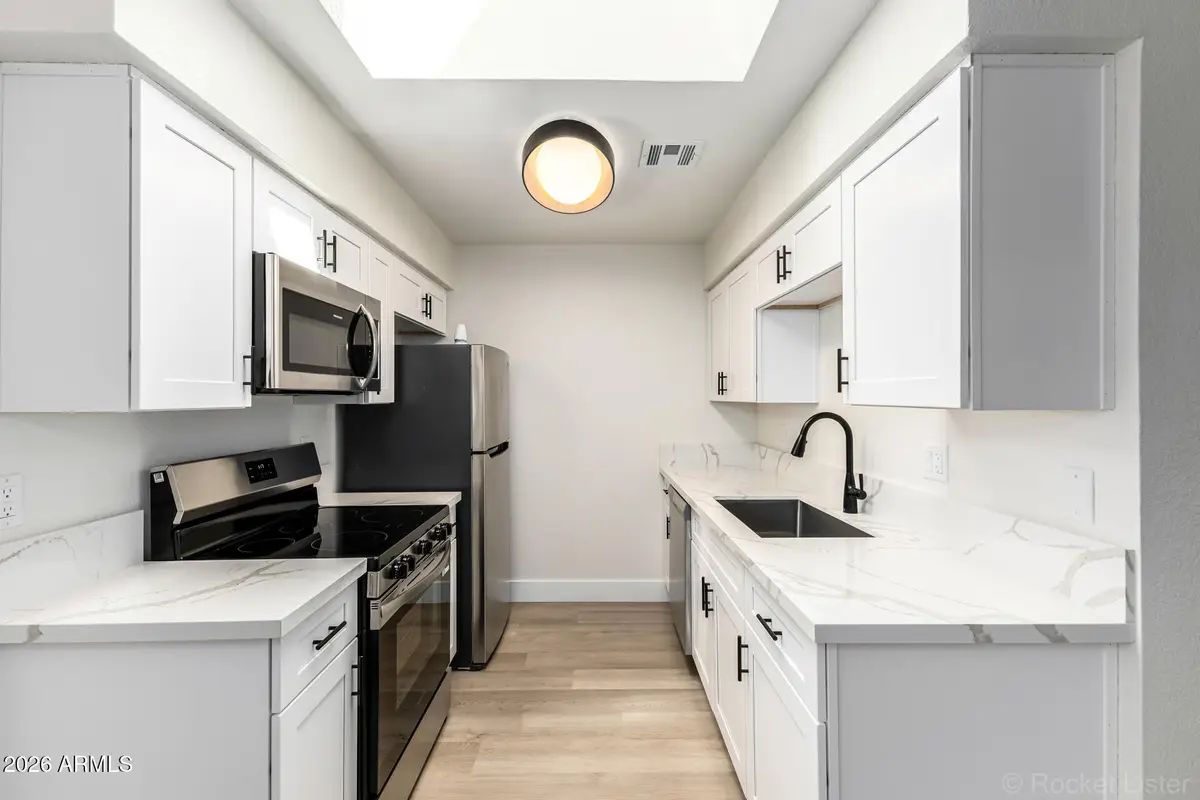 522 W Blackhawk Drive #3, Phoenix, AZ 85027 - #1