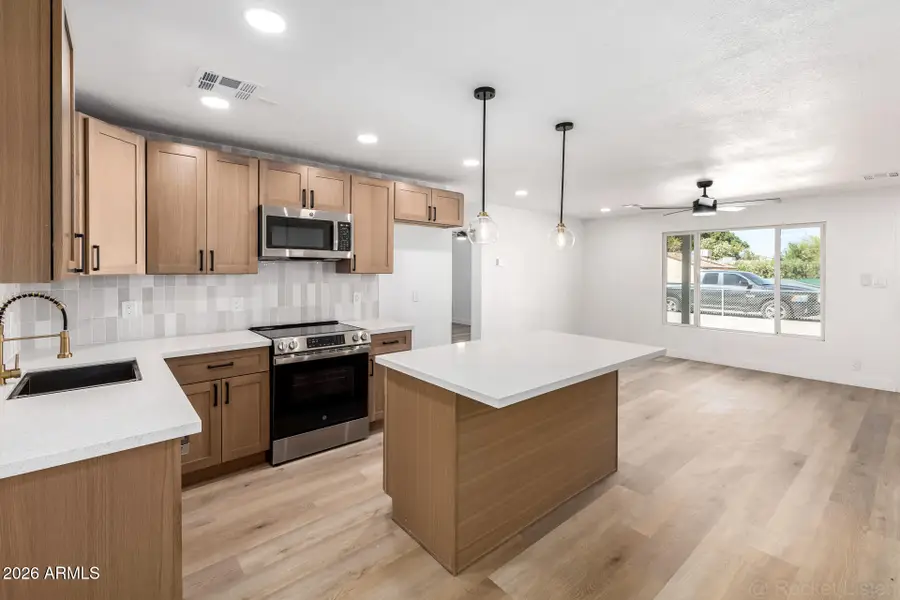 335 W Vineyard Road, Phoenix, AZ 85041 - #2