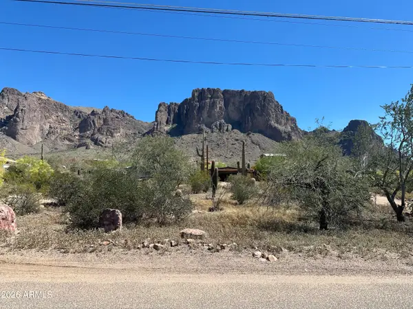 2635 N Prospectors Road, Apache Junction, AZ 85119