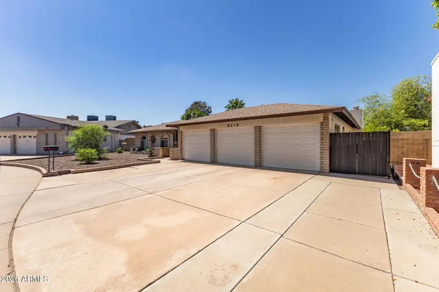 8210 N 50th Avenue, Glendale, AZ 85302 - #3