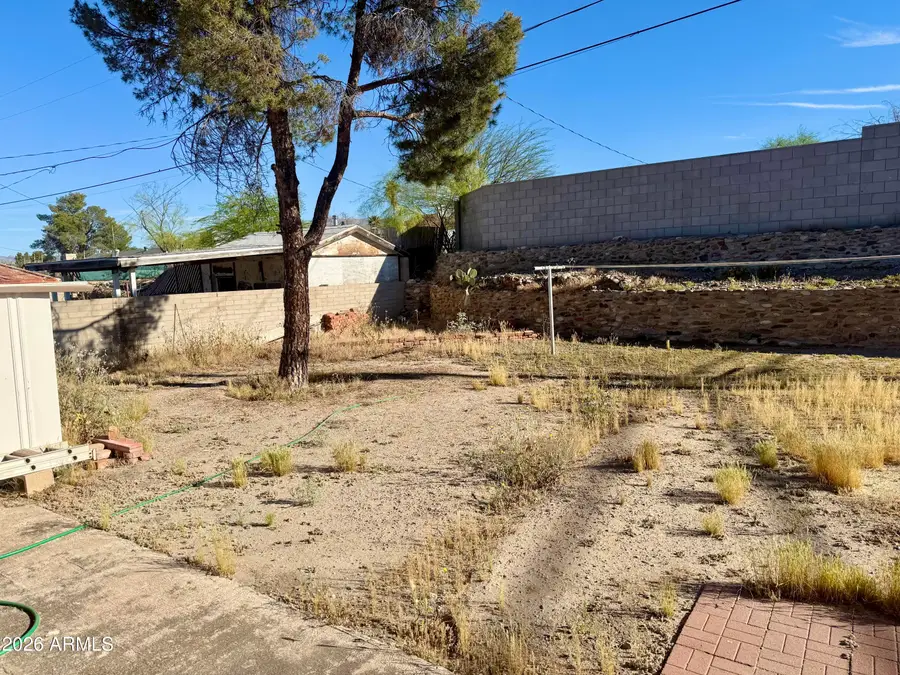 326 W Greenwich Road, Kearny, AZ 85137 - #3