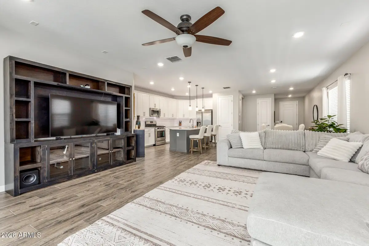 542 W Rainbow Bridge Lane, San Tan Valley, AZ 85140 - #1