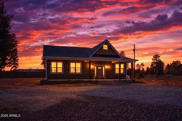 2722 Church Lane, Overgaard, AZ 85933