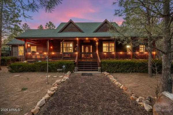 2952 Country View Lane, Overgaard, AZ 85933