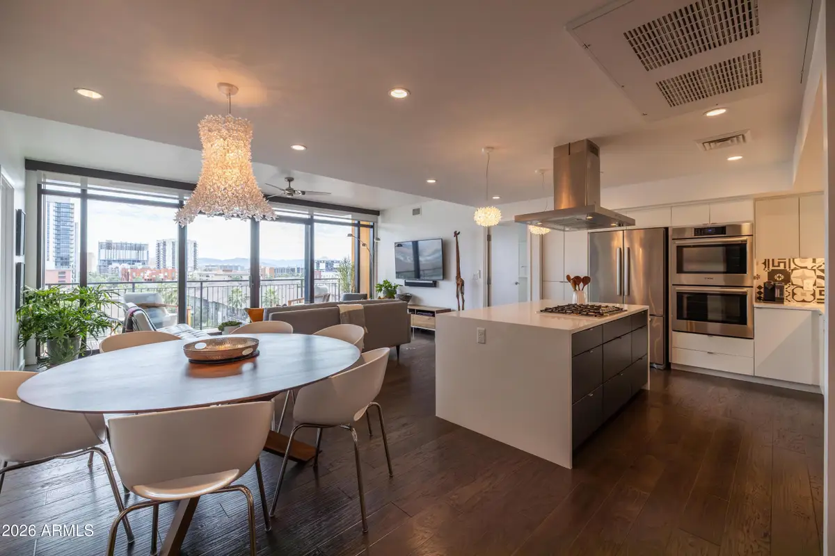 200 W Portland Street #827, Phoenix, AZ 85003 - #1