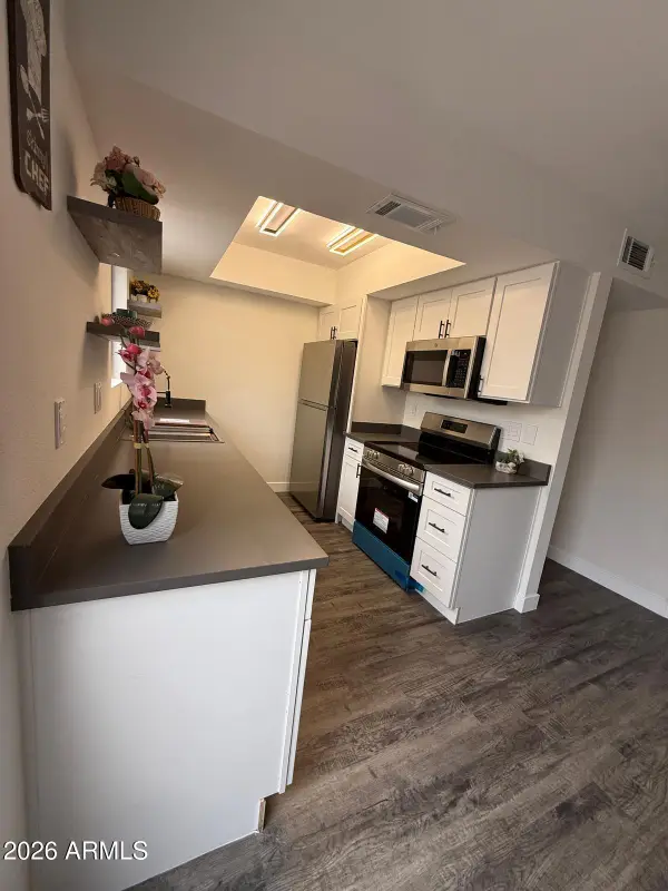 3119 W Cochise Drive #231, Phoenix, AZ 85051