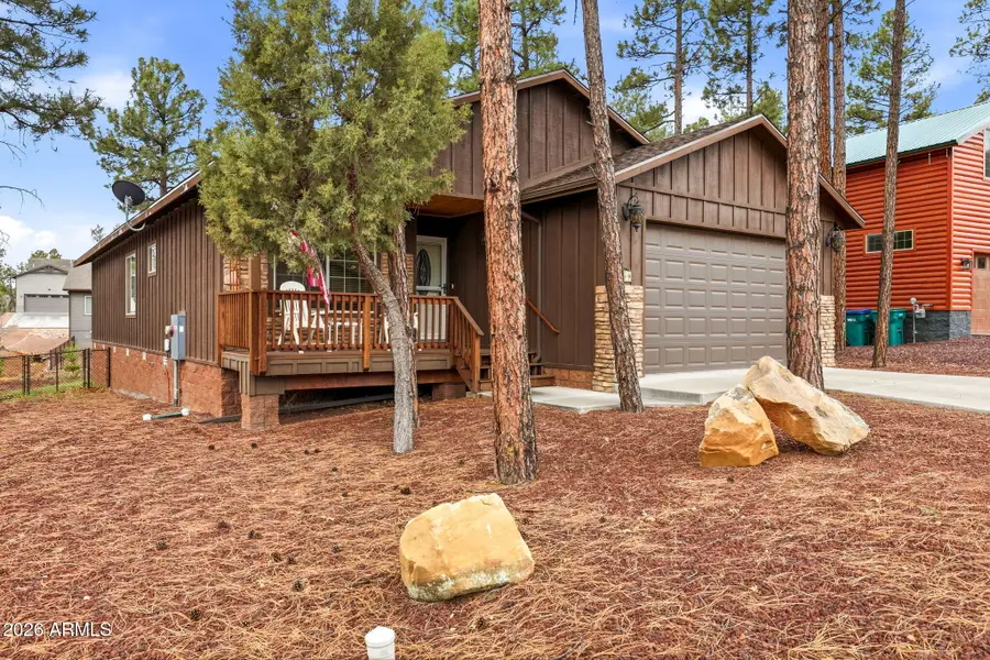 640 S Mountain Pines Avenue, Show Low, AZ 85901 - #3
