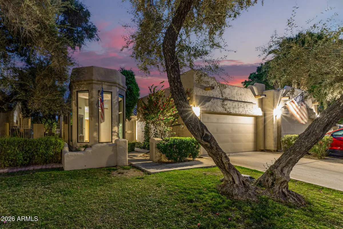 6725 S Taylor Drive, Tempe, AZ 85283 - #1