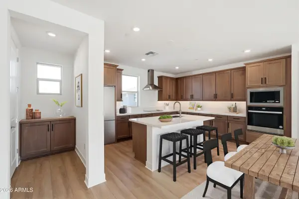 2121 W Sonoran Desert Drive #115, Phoenix, AZ 85085