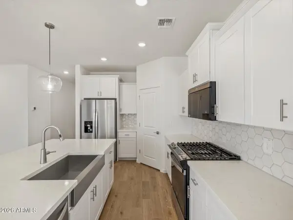 15827 W Cottontail Lane, Surprise, AZ 85387