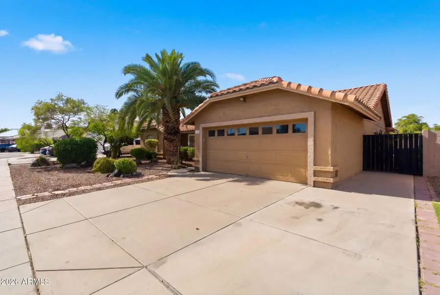 4050 W Saguaro Park Lane, Glendale, AZ 85310 - #2