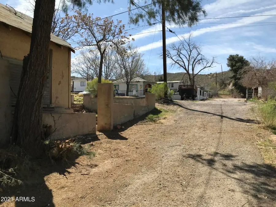 6001 S Board Drive, Miami, AZ 85539 - #2